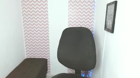 Dayana online show from 12, 2, 2026