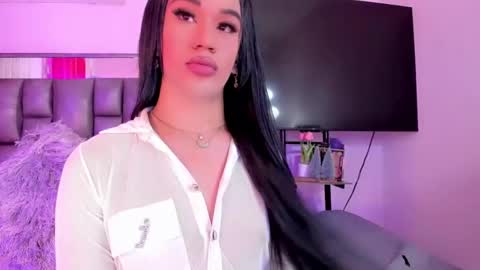 Snapshot of shantalgirs01 chatting on 30, 12, 2024 Shantal girls online show from 30, 12, 2024