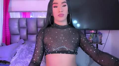 Snapshot of shantalgirs01 chatting on 31, 12, 2024 Shantal girls online show from 31, 12, 2024