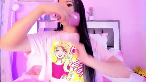 Snapshot of shantalgirs01 chatting on 24, 1, 2025 Shantal girls online show from 24, 1, 2025