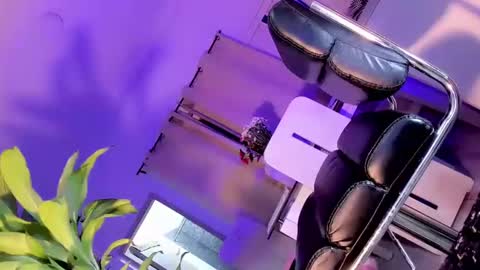 Snapshot of shantalgirs01 chatting on 18, 2, 2025 Shantal girls online show from 18, 2, 2025