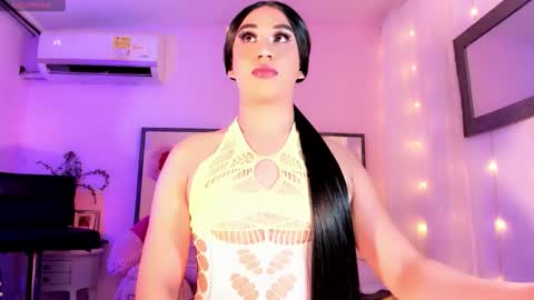 Snapshot of shantalgirs01 chatting on 5, 10, 2025 Shantal girls online show from 5, 10, 2025