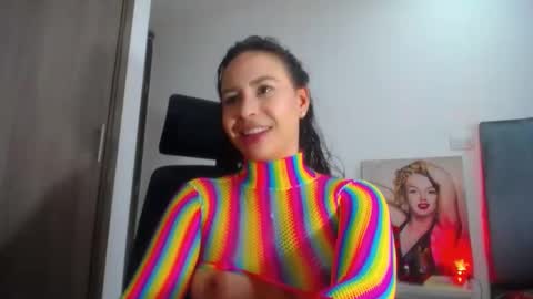 Snapshot of shantalhot69 chatting on 5, 2, 2025 Shantal  online show from 5, 2, 2025