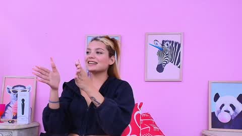 Snapshot of shantallvegga chatting on 9, 12, 2024 Shantall online show from 9, 12, 2024