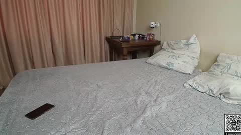 Snapshot of shantifamily chatting on 26, 11, 2025 Mikki and Cadence online show from 26, 11, 2025