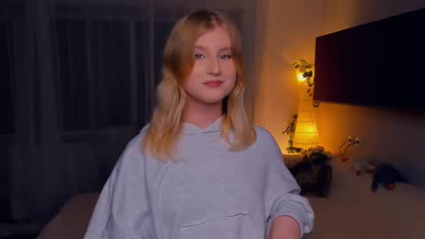 Snapshot of shantiyagin chatting on 29, 10, 2025 Polly online show from 29, 10, 2025