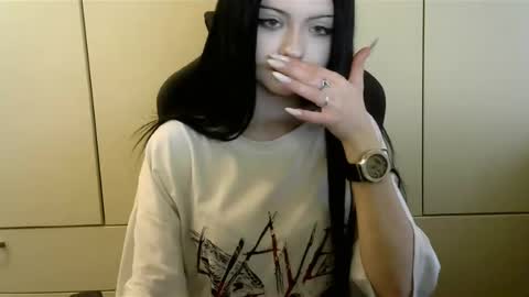 Snapshot of sharellgilvin chatting on 14, 10, 2025 Angie online show from 14, 10, 2025