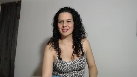 sharickleon11 online show from 27, 1, 2025