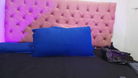 Sharlott online show from 11, 1, 2025