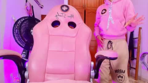 Sharlott online show from 5, 3, 2025