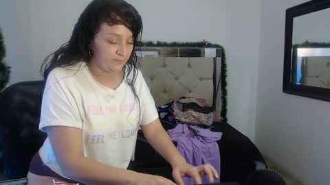 Snapshot of sharlotte__jones chatting on 21, 12, 2024 Sara online show from 21, 12, 2024