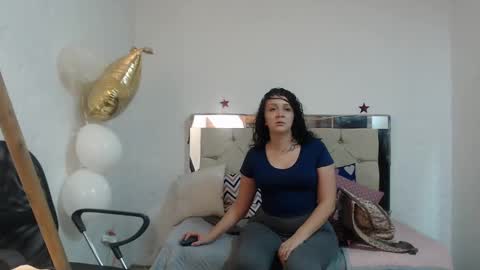 Snapshot of sharlotte__jones chatting on 22, 1, 2025 Sara online show from 22, 1, 2025