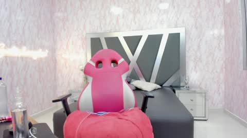 Snapshot of sharon_ass_hot chatting on 5, 12, 2024 SHARON online show from 5, 12, 2024