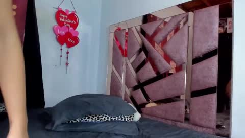 SHARONDELUXE online show from 12, 3, 2025