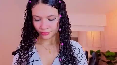 Snapshot of sharonn___ chatting on 18, 6, 2026 Sharon online show from 18, 6, 2026