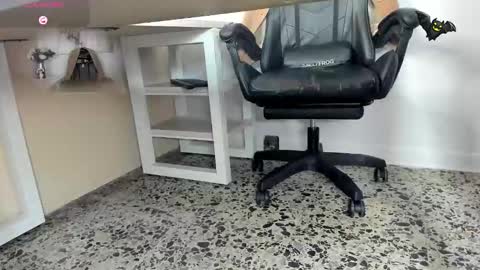 Snapshot of sharoon_gold chatting on 6, 2, 2026 Your mistress Sharon online show from 6, 2, 2026