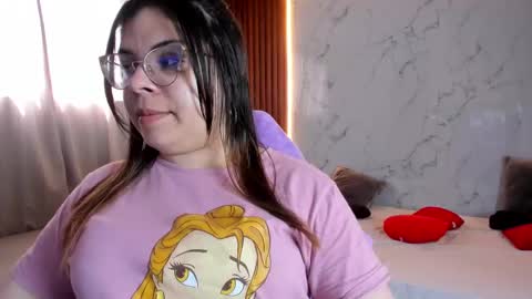 Snapshot of shasha_bloom chatting on 10, 9, 2025 SASHA BLOOM online show from 10, 9, 2025