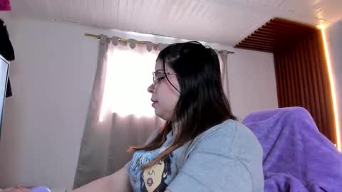 Snapshot of shasha_bloom chatting on 15, 9, 2025 SASHA BLOOM online show from 15, 9, 2025