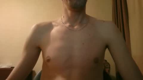 Snapshot of shedevr02 chatting on 12, 4, 2026 Roger online show from 12, 4, 2026