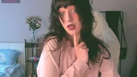 Snapshot of sheeny_shy chatting on 27, 5, 2026 Chiara online show from 27, 5, 2026