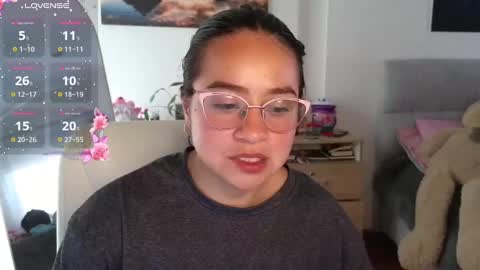 Snapshot of shekina_l chatting on 24, 11, 2025 lau online show from 24, 11, 2025