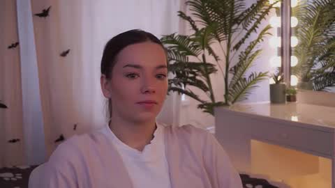 Bella  online show from 5, 11, 2025