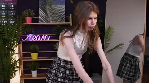 Snapshot of shelleyborom chatting on 10, 9, 2025 Sofia online show from 10, 9, 2025