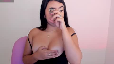 Snapshot of shellyrayhs1 chatting on 13, 11, 2025 Shelly rayhs online show from 13, 11, 2025