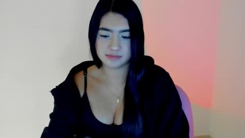 Snapshot of shellyrayhs1 chatting on 18, 11, 2025 Shelly rayhs online show from 18, 11, 2025