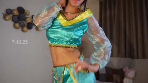  In instagram shena nomy online show from 7, 10, 2025