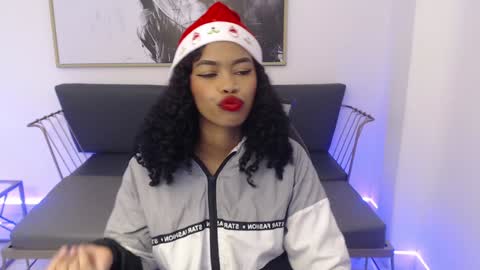 Snapshot of shenna_brunette_ chatting on 17, 12, 2024 Shenna online show from 17, 12, 2024