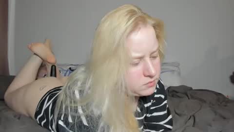 Snapshot of sherlystero chatting on 19, 10, 2025 sher  online show from 19, 10, 2025