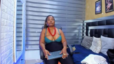 Snapshot of sheyla__ebony chatting on 2, 2, 2026 sheyla__ebony online show from 2, 2, 2026