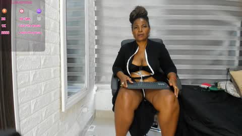 Snapshot of sheyla__ebony chatting on 7, 2, 2026 sheyla__ebony online show from 7, 2, 2026