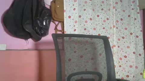 shimmering_kate online show from 12, 12, 2024