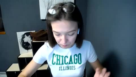 Snapshot of shining_pearl chatting on 4, 7, 2026 Jesica online show from 4, 7, 2026