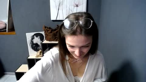 Snapshot of shining_pearl chatting on 15, 7, 2026 Jesica online show from 15, 7, 2026