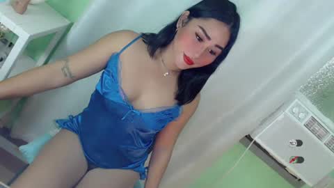 Snapshot of shiningkimmyrotme chatting on 22, 7, 2026 Hot Jessie online show from 22, 7, 2026