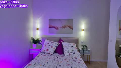 Snapshot of shiny_bell chatting on 23, 11, 2025 Bell 3 Next broadcast online show from 23, 11, 2025