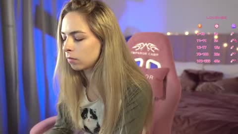Snapshot of shinybarbie chatting on 19, 9, 2025 Julia online show from 19, 9, 2025