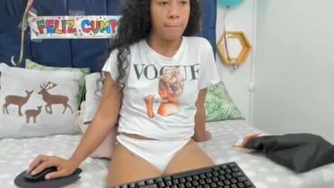 shira_sexylove online show from 27, 1, 2025