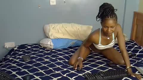 Snapshot of shummie1 chatting on 21, 10, 2025 shummie online show from 21, 10, 2025