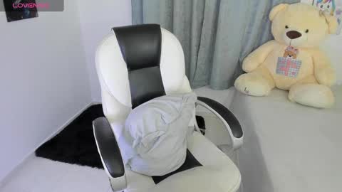 Snapshot of shy_angel4 chatting on 28, 12, 2024 Nahomy online show from 28, 12, 2024