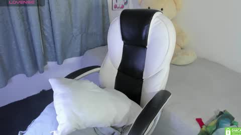 Snapshot of shy_angel4 chatting on 8, 3, 2025 Nahomy online show from 8, 3, 2025