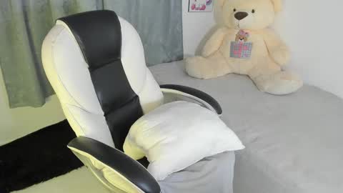 Snapshot of shy_angel4 chatting on 12, 3, 2025 Nahomy online show from 12, 3, 2025