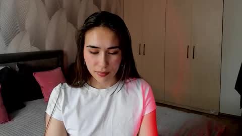 Mika online show from 24, 3, 2026