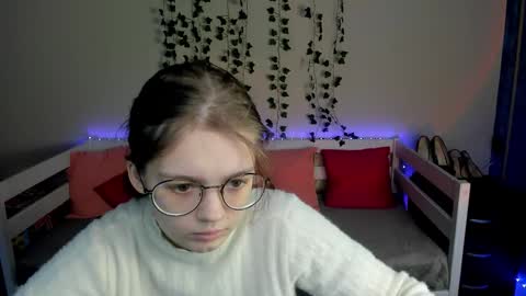shy_elina01 online show from 21, 10, 2025