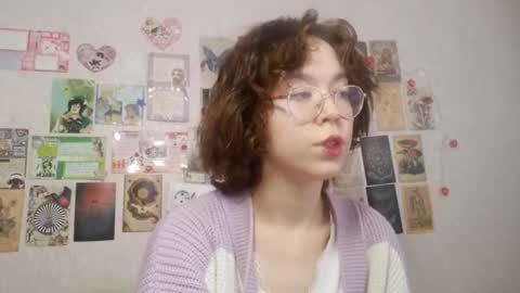 Snapshot of shy_kiss_twinkle_bloop chatting on 15, 9, 2025 Milena online show from 15, 9, 2025