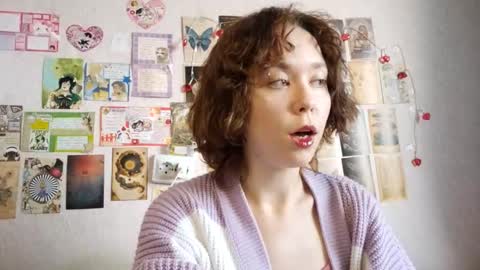 Snapshot of shy_kiss_twinkle_bloop chatting on 19, 9, 2025 Milena online show from 19, 9, 2025