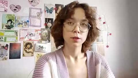 Snapshot of shy_kiss_twinkle_bloop chatting on 20, 9, 2025 Milena online show from 20, 9, 2025